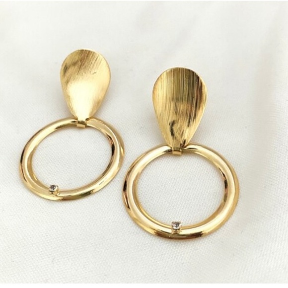 Open Circle Dangle Earrings - Picture 8 of 9